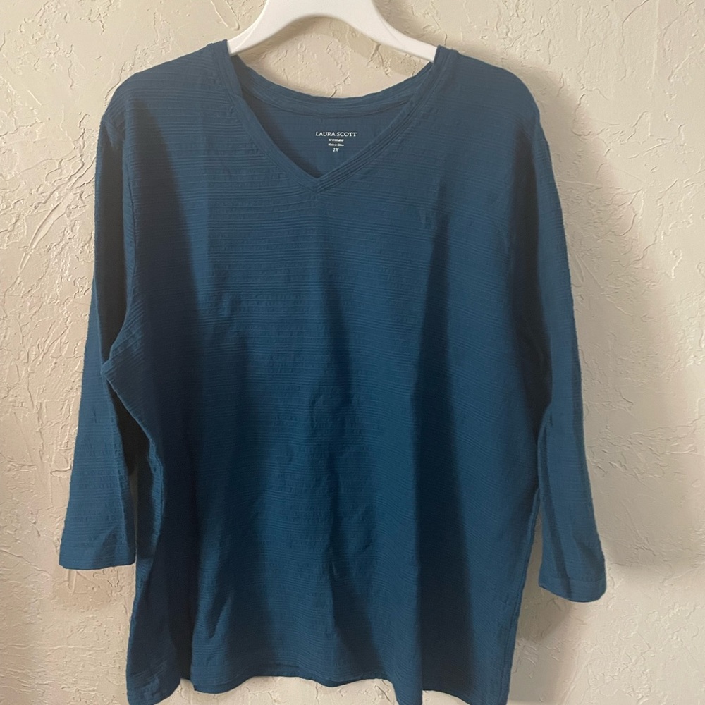 3/$25 Laura Scott 3/4 Sleeve Top